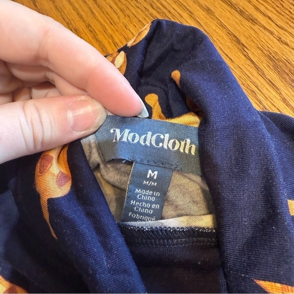 ModCloth Turtleneck Size Medium - Picture 3 of 4